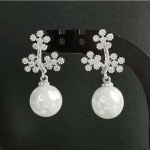 NEW Forget me Not CZ and pearl earrings